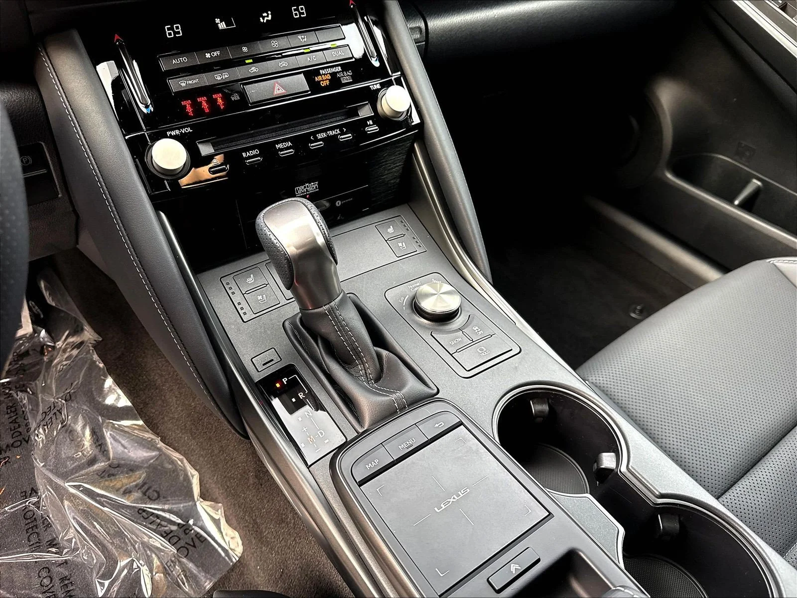 Certified Used 2024 White Lexus  image 20