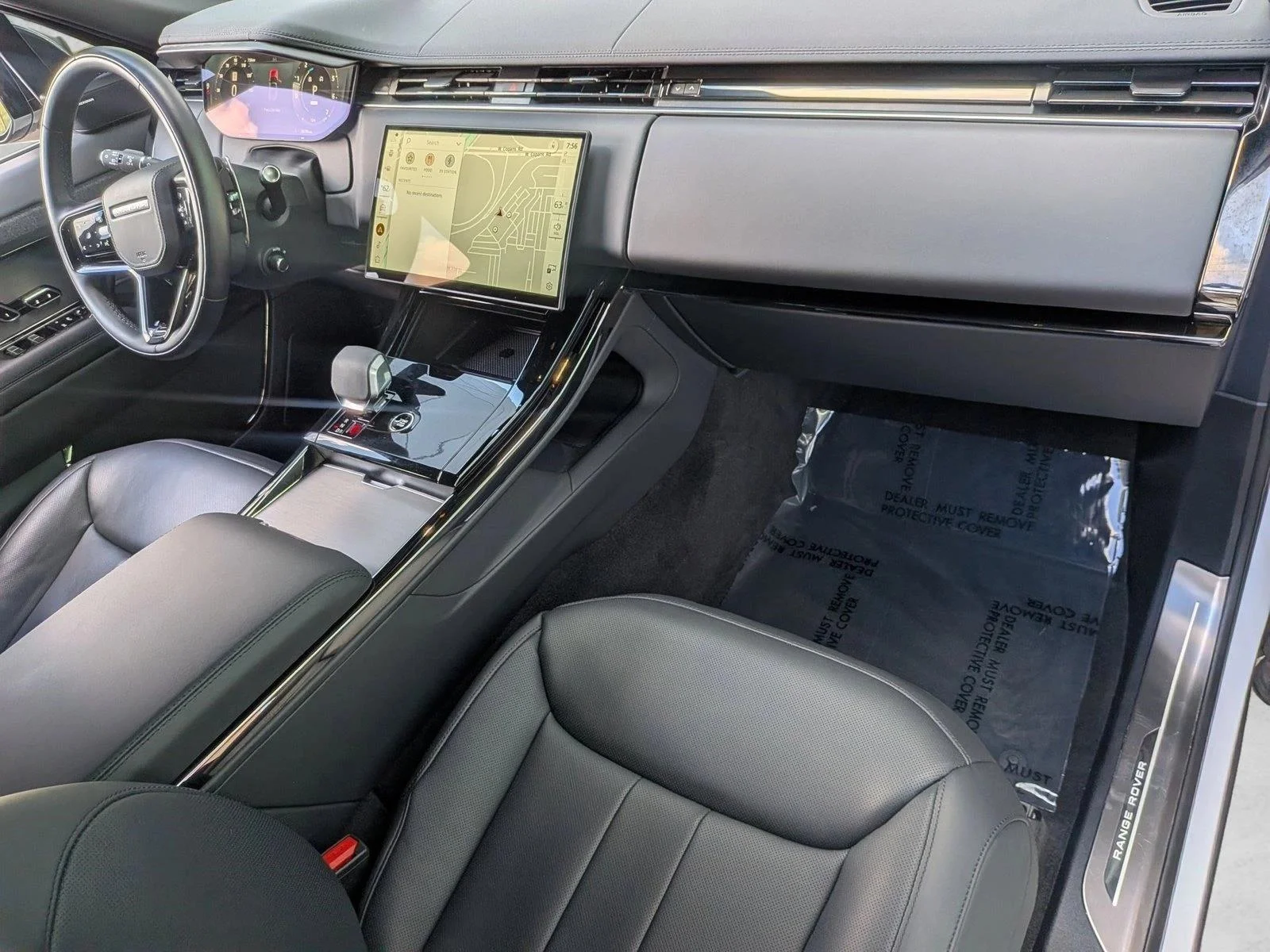 Used 2025 Fuji White Land Rover Dynamic SE image 23