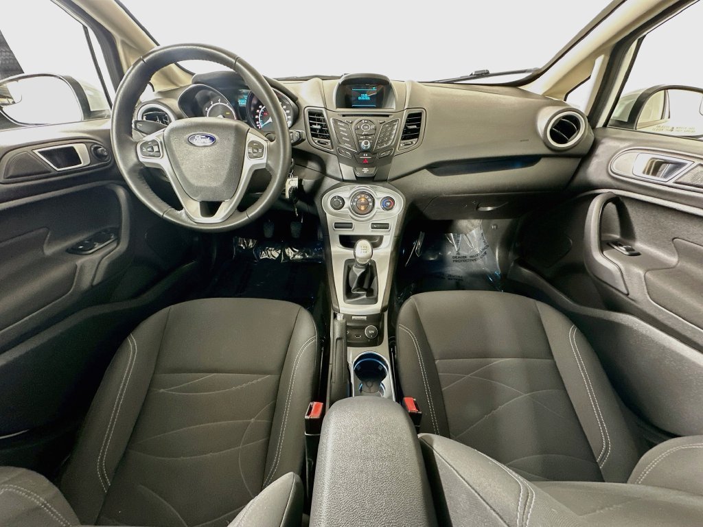Used 2016 Oxford White Ford SE image 22