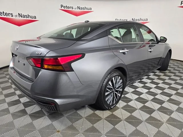 Used 2024 Gray Nissan 2.5 SV image 31