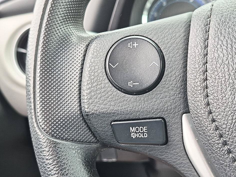 Used 2018  Toyota L image 17