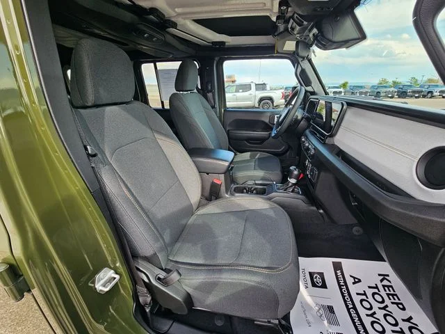 Used 2024 Green Clearcoat Jeep Sport S image 23
