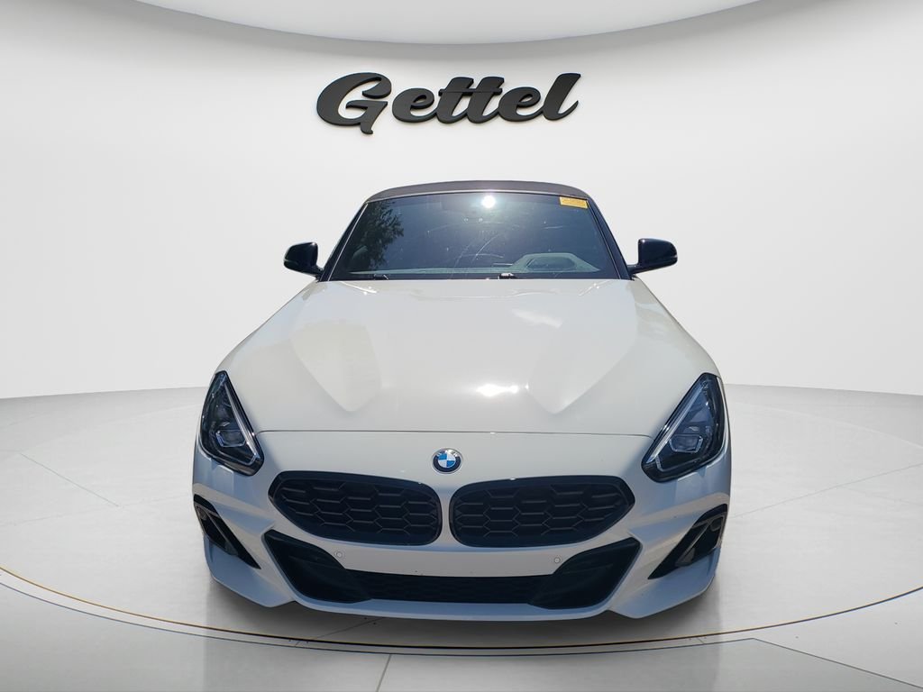 Used 2023 White BMW sDrive M40i image 2