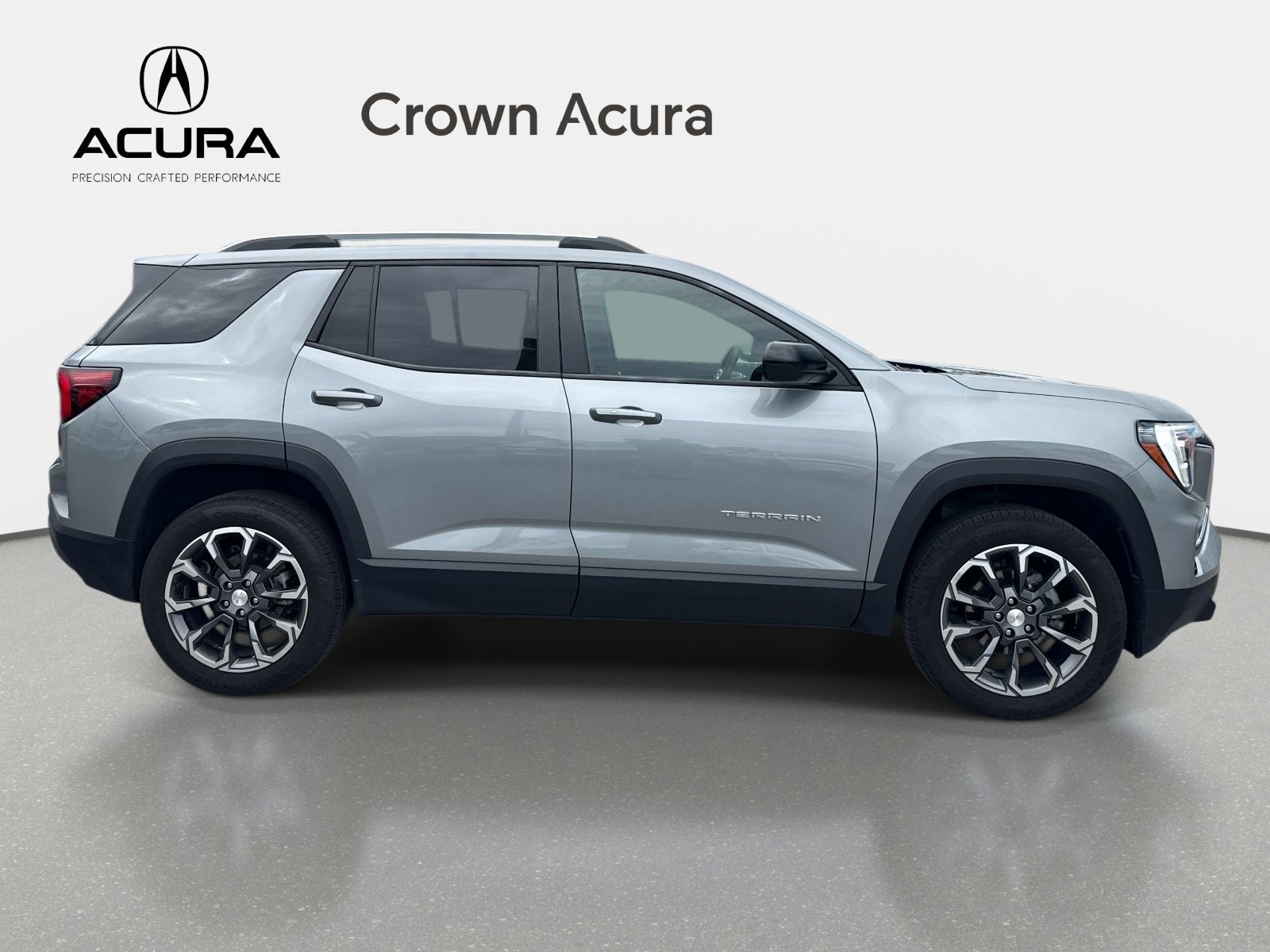 Used 2025 Sterling Metallic GMC AWD Elevation image 5