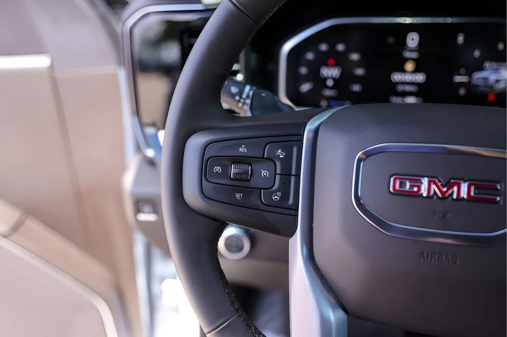 Used 2026 Glacier White Tricoat GMC SLT image 17