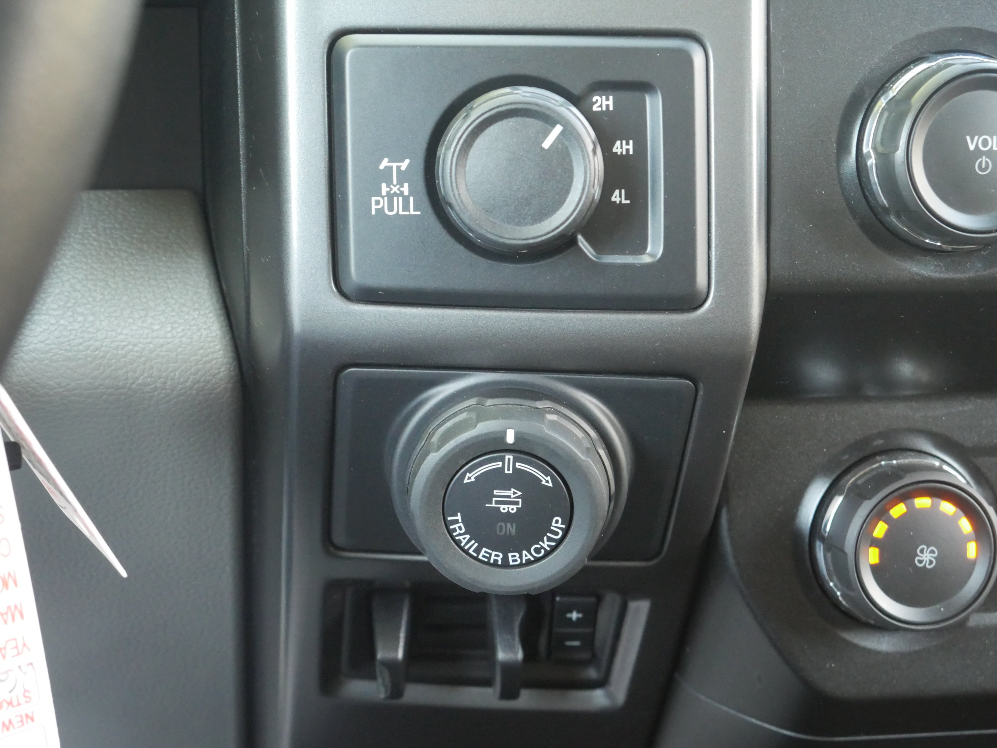 Used 2020 Oxford White Ford XLT image 9