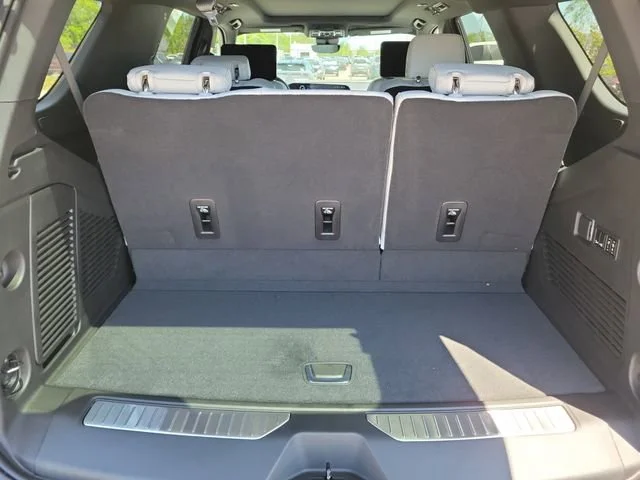 2026 Chevrolet Tahoe Premier - Photo 7