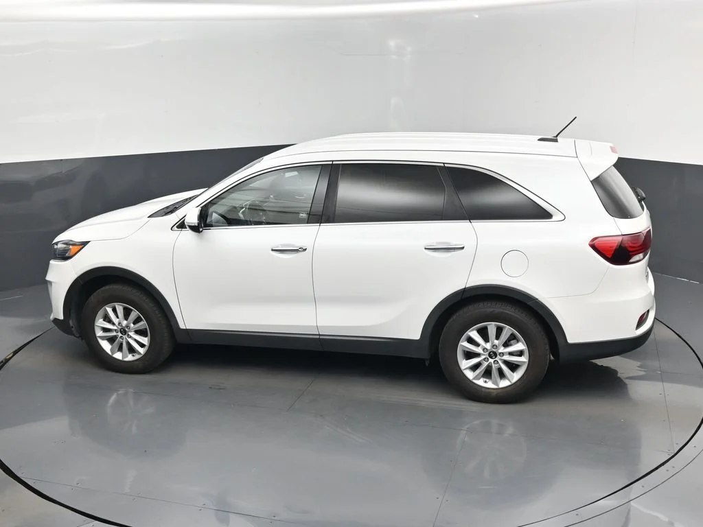 Used 2020 White Kia LX image 14