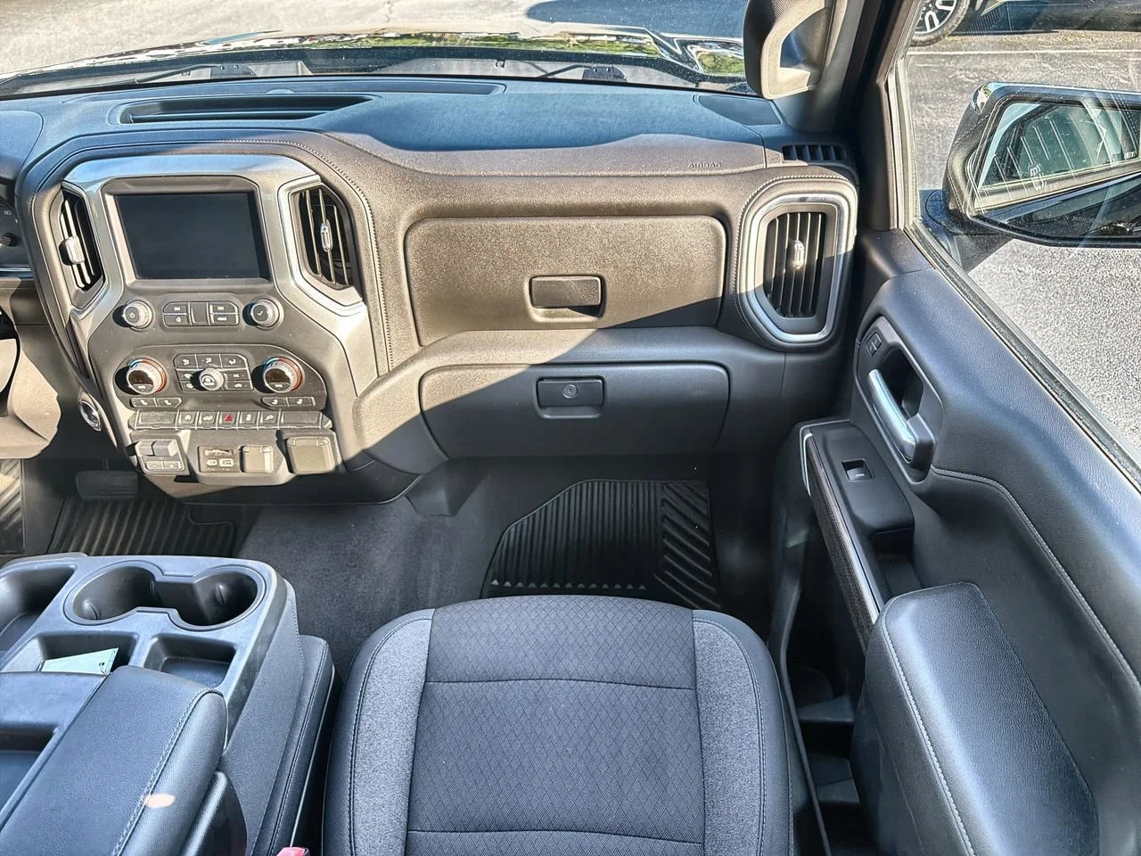 Used 2019 BLACK Chevrolet LT image 24
