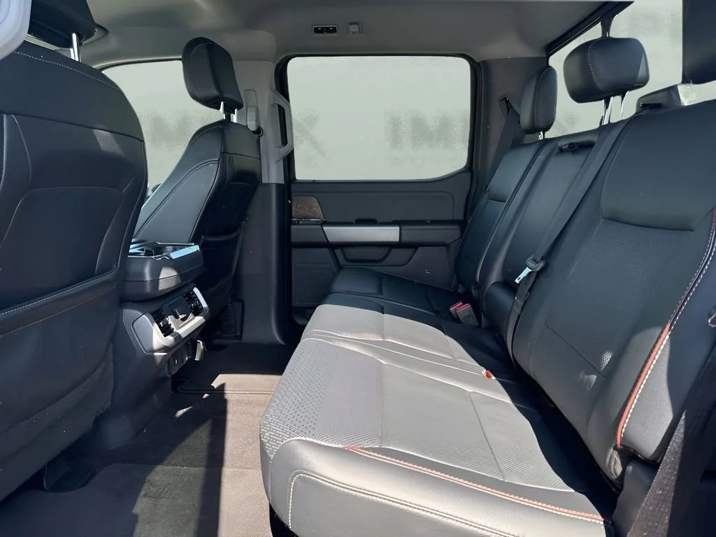 Used 2022  Ford XL image 11