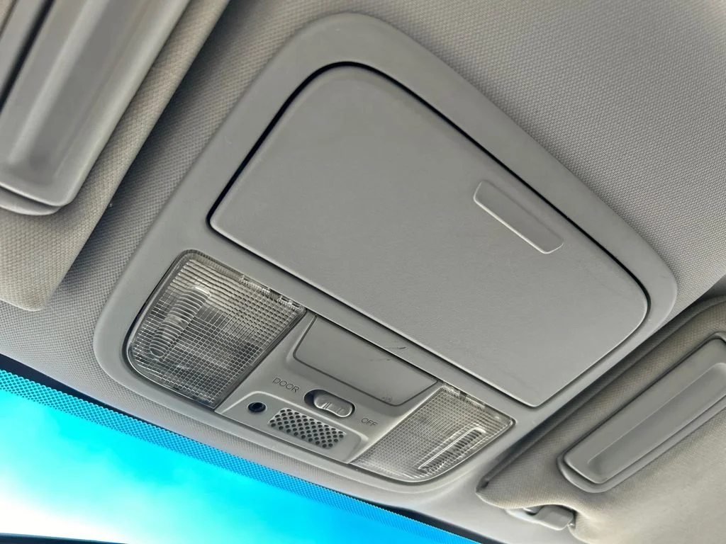 Used 2003  Honda EX image 25