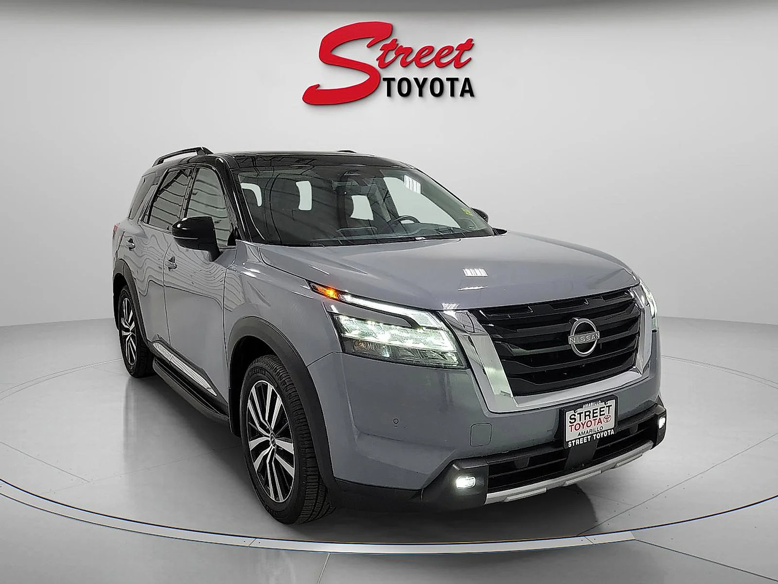 Used 2024 Solid Gray/Super Black Nissan Platinum image 5