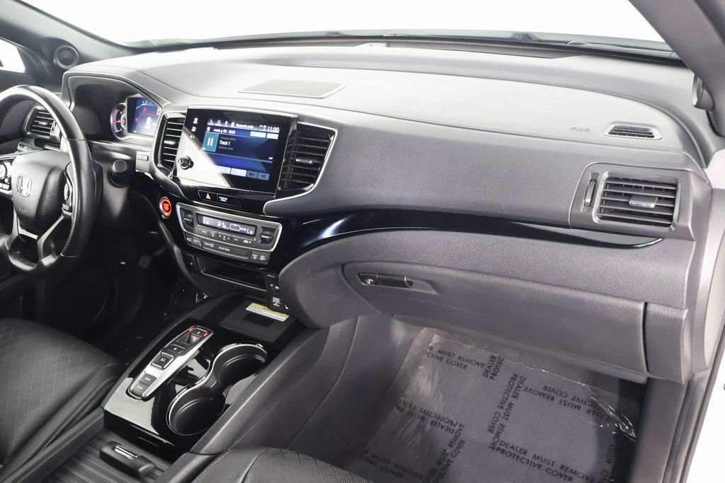 Certified Used 2019 White Diamond Pearl Honda Touring image 9
