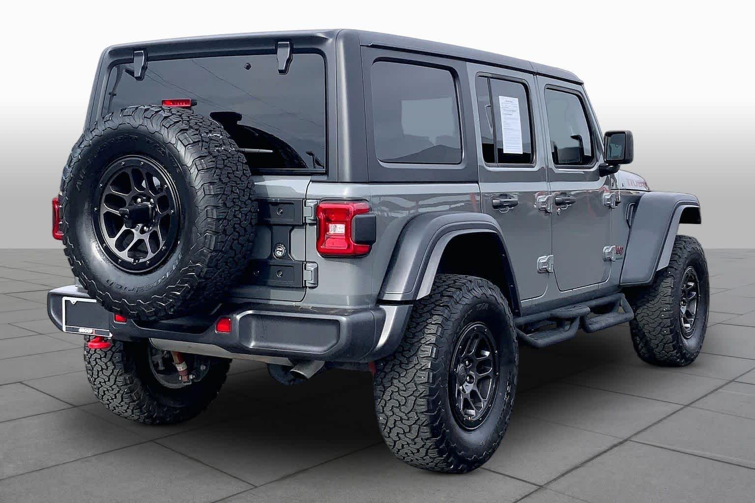 Used 2023 Sting-Gray Clearcoat Jeep Rubicon image 13