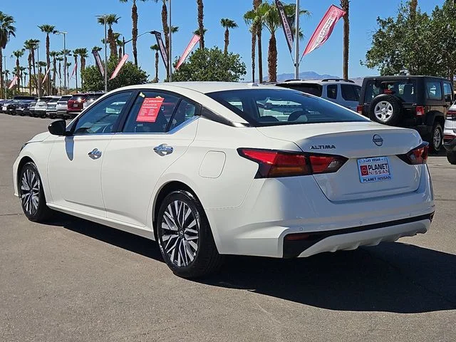 Certified Used 2025 Glacier White Nissan 2.5 SV image 9