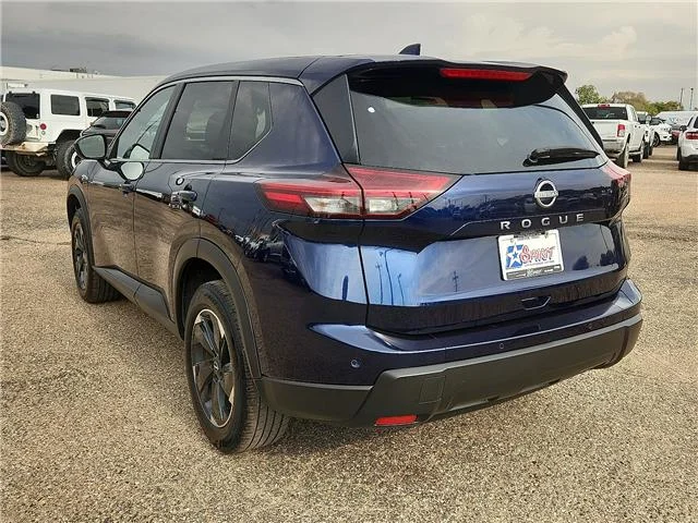 Used 2025 Blue Nissan SV Front-Wheel Drive image 3