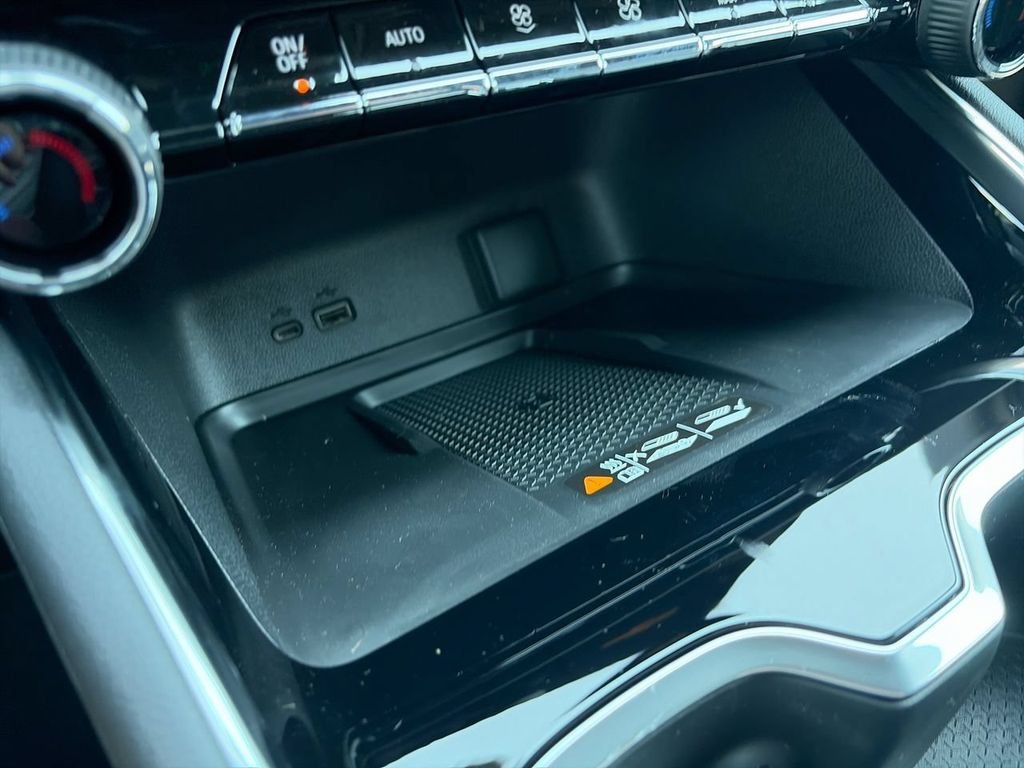 2027 Chevrolet Traverse LT - Photo 21