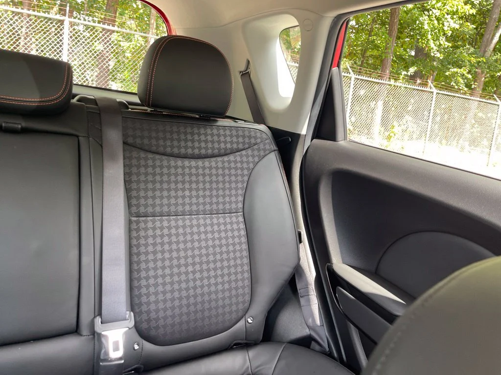Used 2018 Red Kia Exclaim image 14