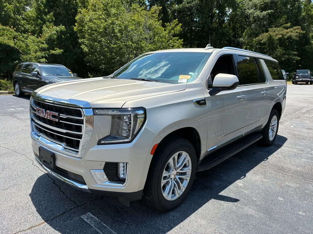 Used 2023 Pearl Beige Metallic GMC SLT image 2