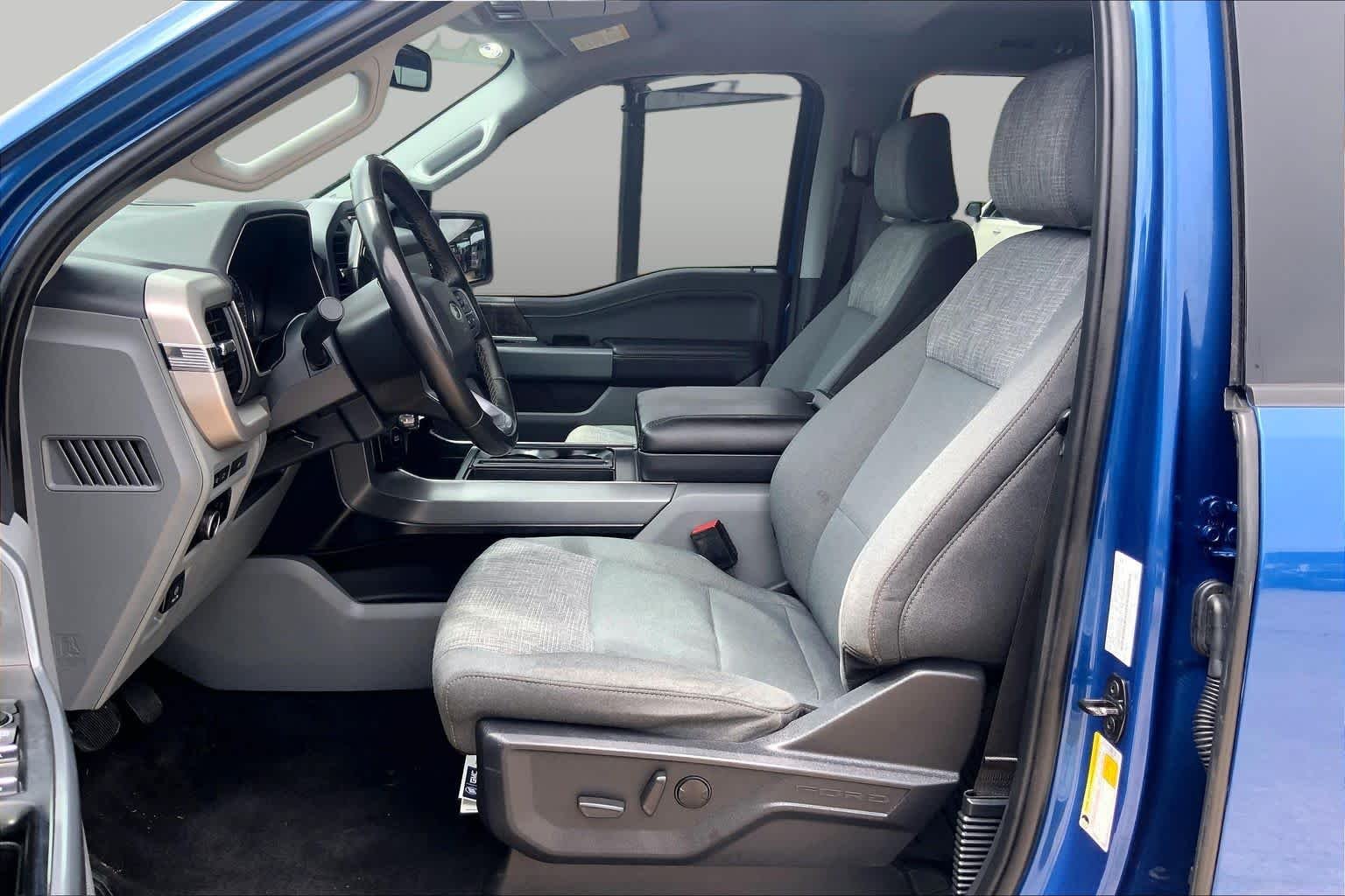 Used 2023 Atlas Blue Ford XLT image 7
