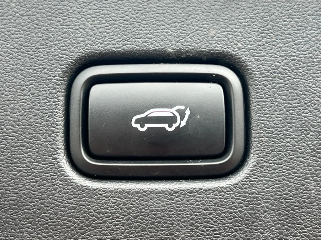Used 2025 Gray Nissan SV image 35