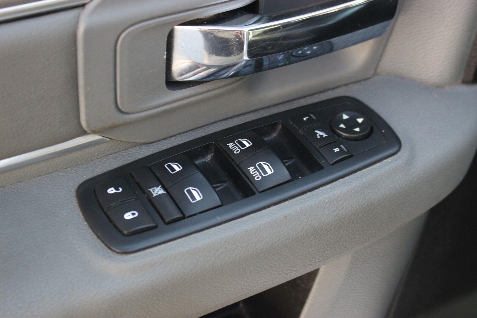 Used 2016  Ram Big Horn image 14