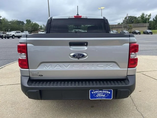 Used 2024 Silver Ford XLT image 3