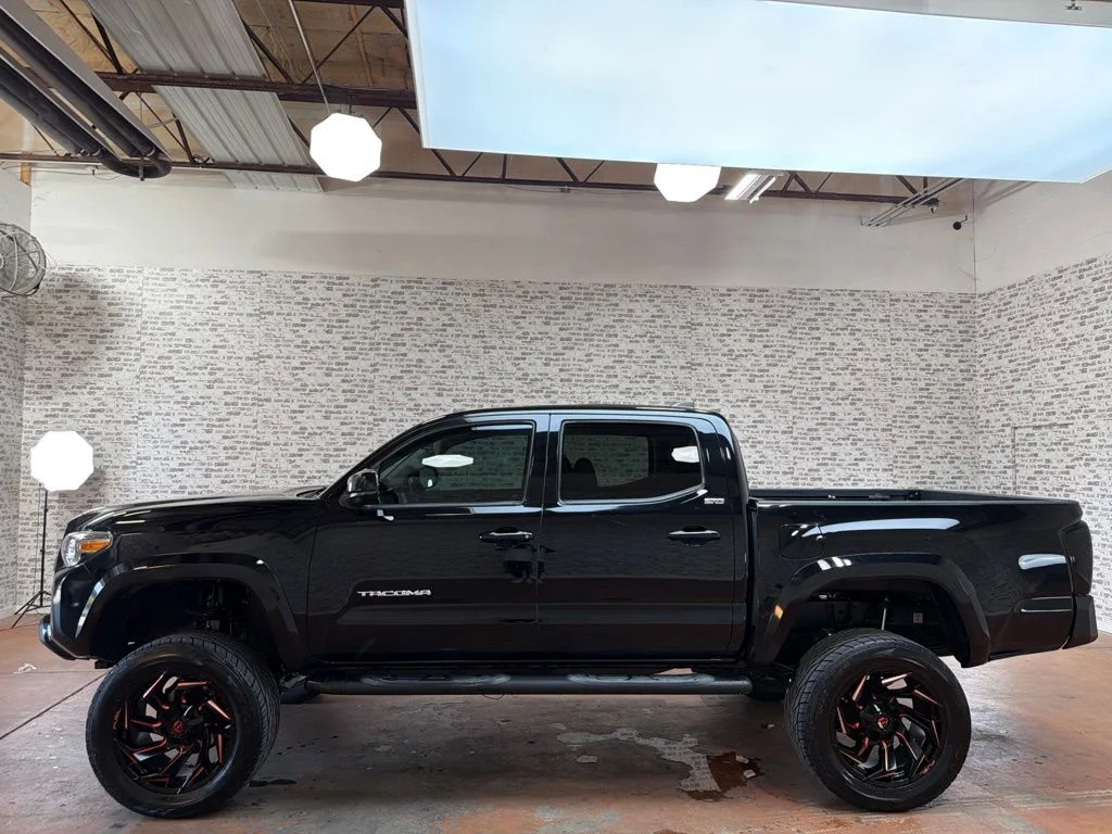 Used 2021 Midnight Black Metallic Toyota SR5 image 4