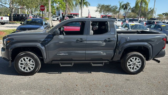 Used 2025 Underground Toyota SR5 image 4