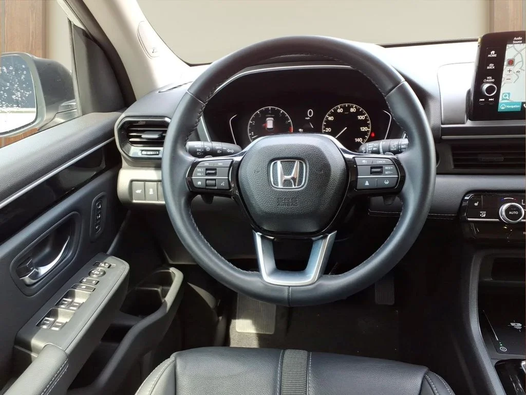 Used 2023 White Honda Touring image 24