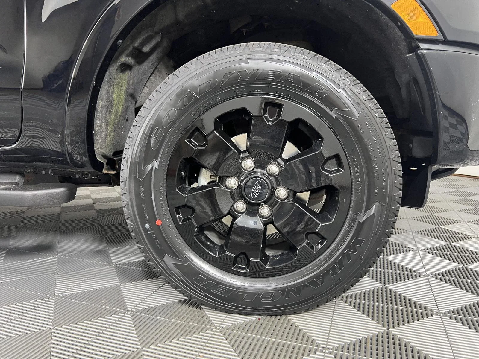 Used 2020 Shadow Black Ford LARIAT image 12