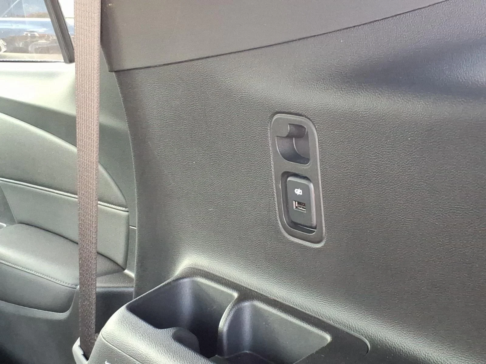 Used 2023 Silver Sage Metallic Chevrolet LT Cloth image 32