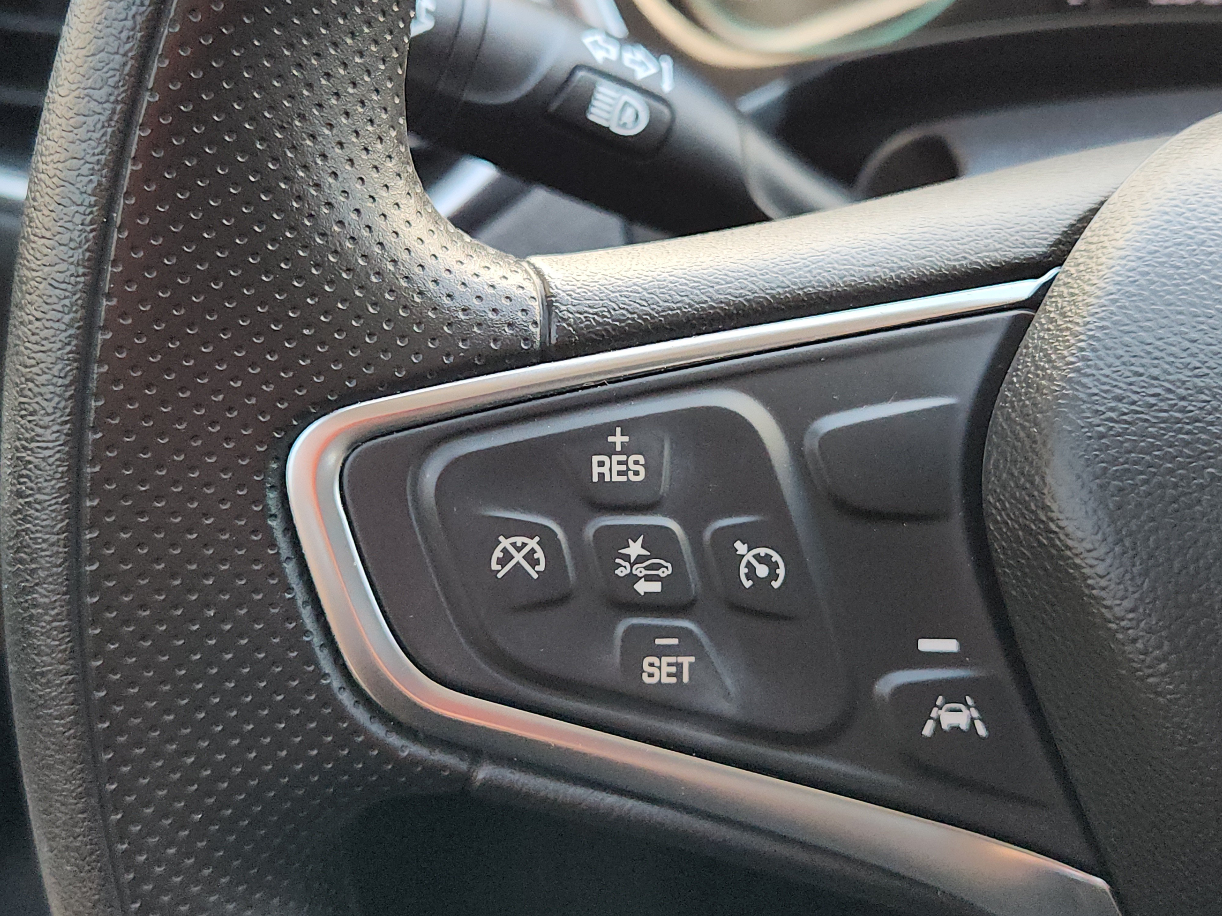 Used 2024 Summit White Chevrolet LS image 28
