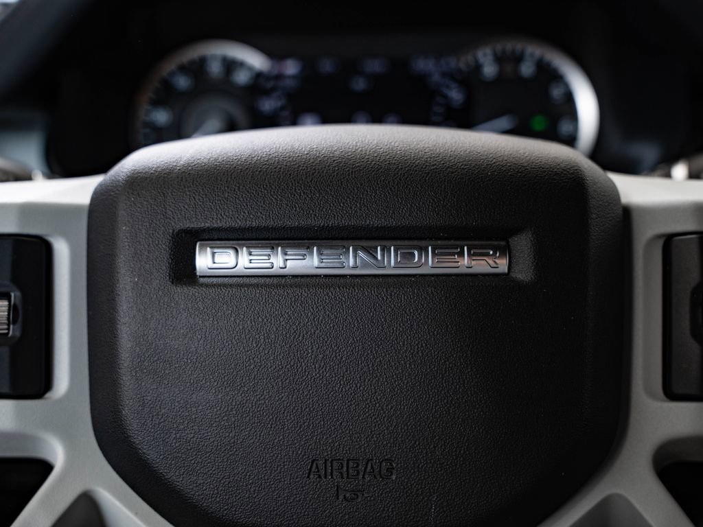 Used 2023 Tasman Blue Metallic Land Rover S image 31