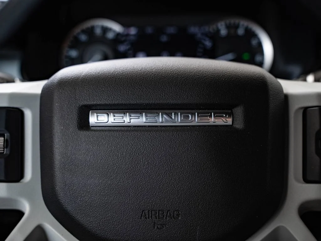 Used 2023 Tasman Blue Metallic Land Rover S image 31