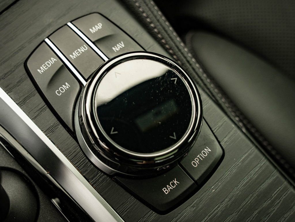 Used 2023 Black Sapphire Metallic BMW 540i xDrive image 38