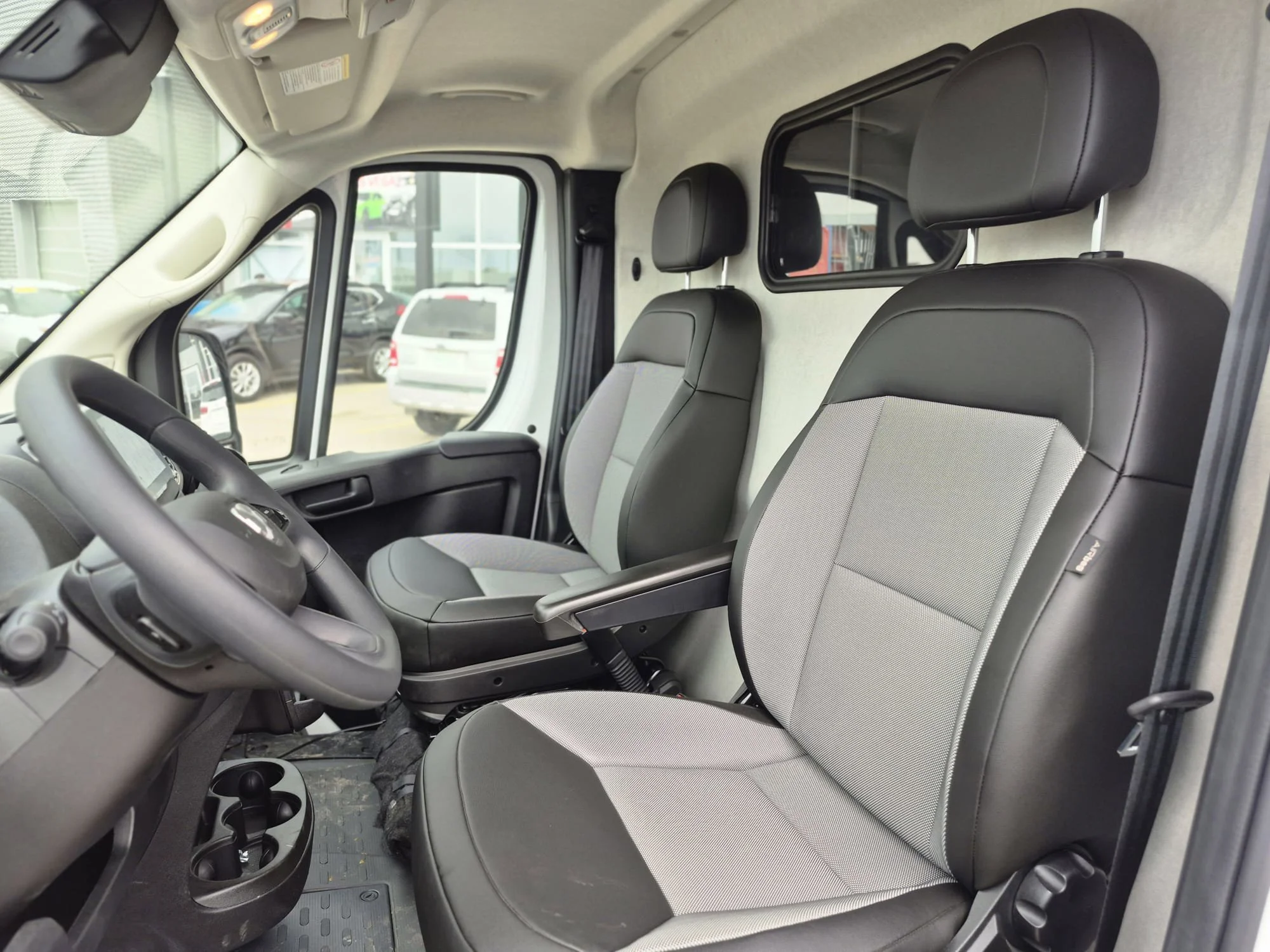 Certified Used 2025 White Ram Tradesmen*Full Size | 136in WB | ONLY 1542 km! | Lthr Seats | Adaptive Cruise | Cross-Wind Assist image 7