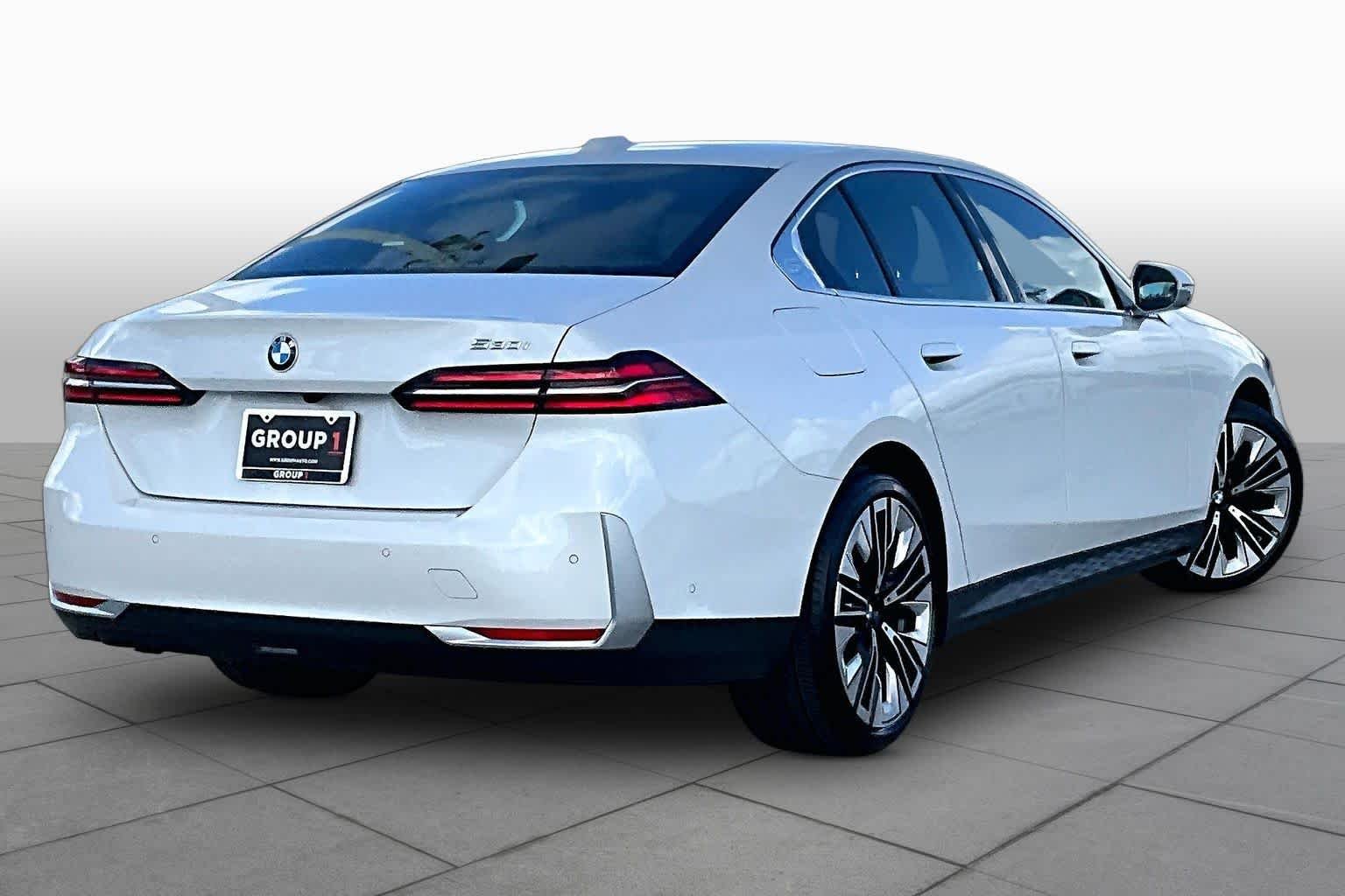 Used 2026 Mineral White Metallic BMW 530i image 12