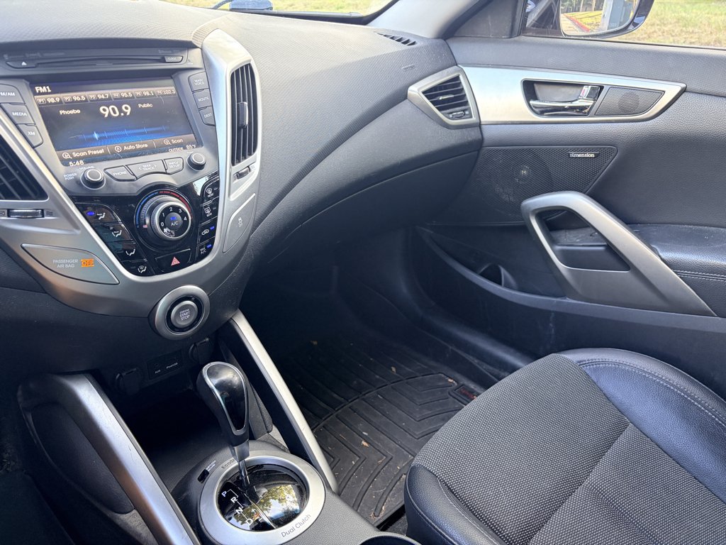 Used 2013 26.2 Yellow Hyundai w/Black Int image 16