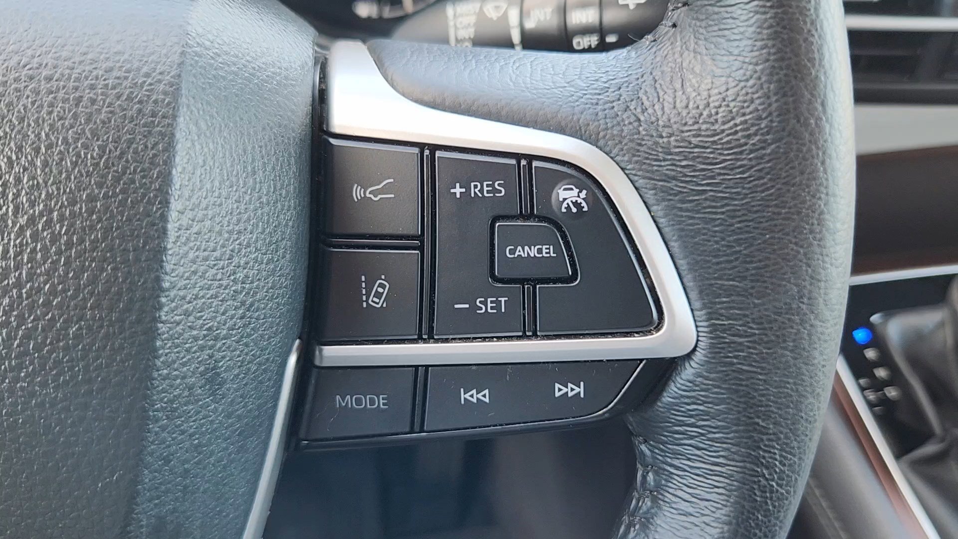 Used 2024 Midnight Black Metallic Toyota XLE image 14