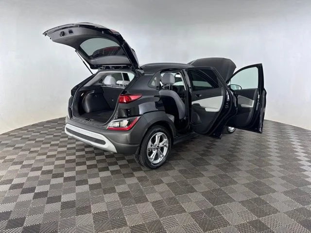 Used 2023 Black Hyundai SEL image 16
