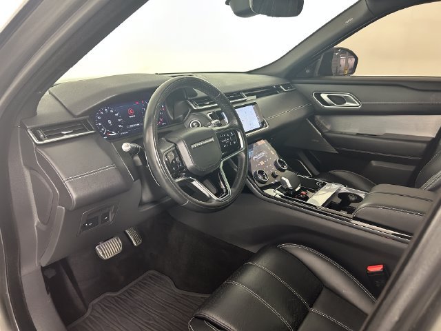 Used 2021 Silver Land Rover R-Dynamic HSE image 4