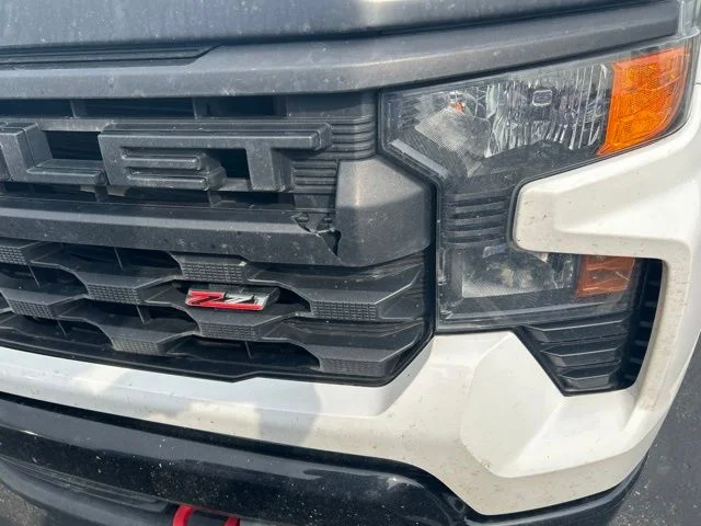 Used 2022 White Chevrolet Custom Trail Boss image 3