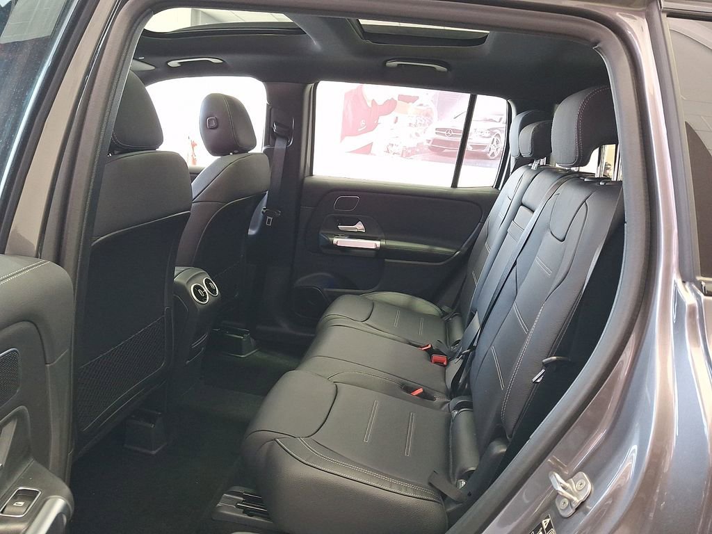 New 2026 Mountain Grey Metallic Mercedes-Benz GLB 35 AMG® image 38