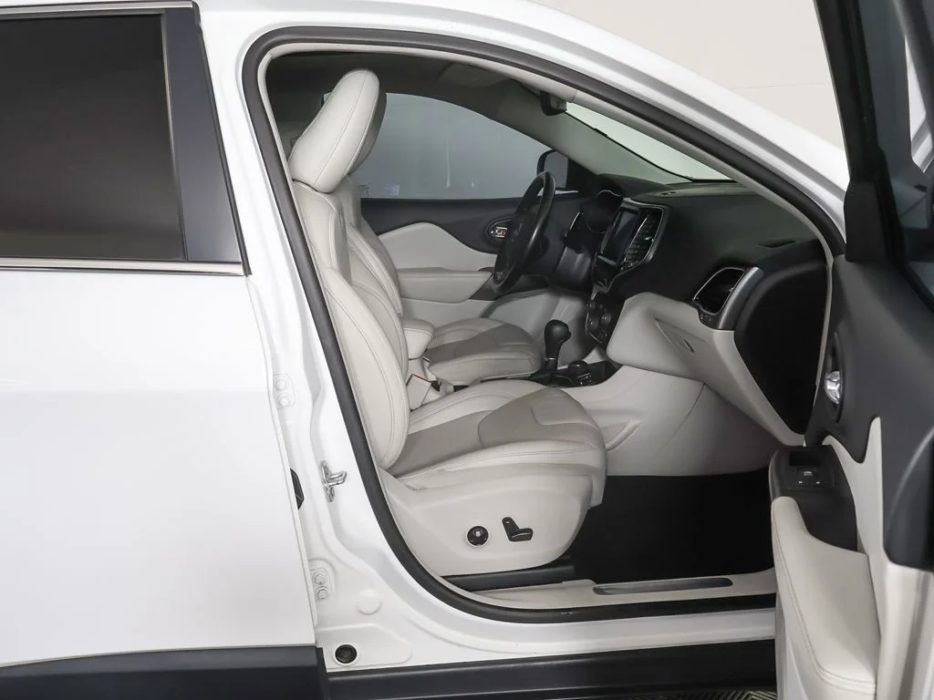 Used 2020 White Jeep Limited image 30