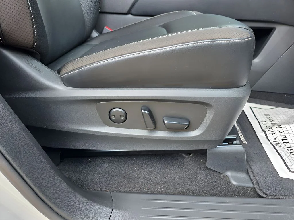 Used 2023 Brilliant Silver Metallic Nissan SL image 16
