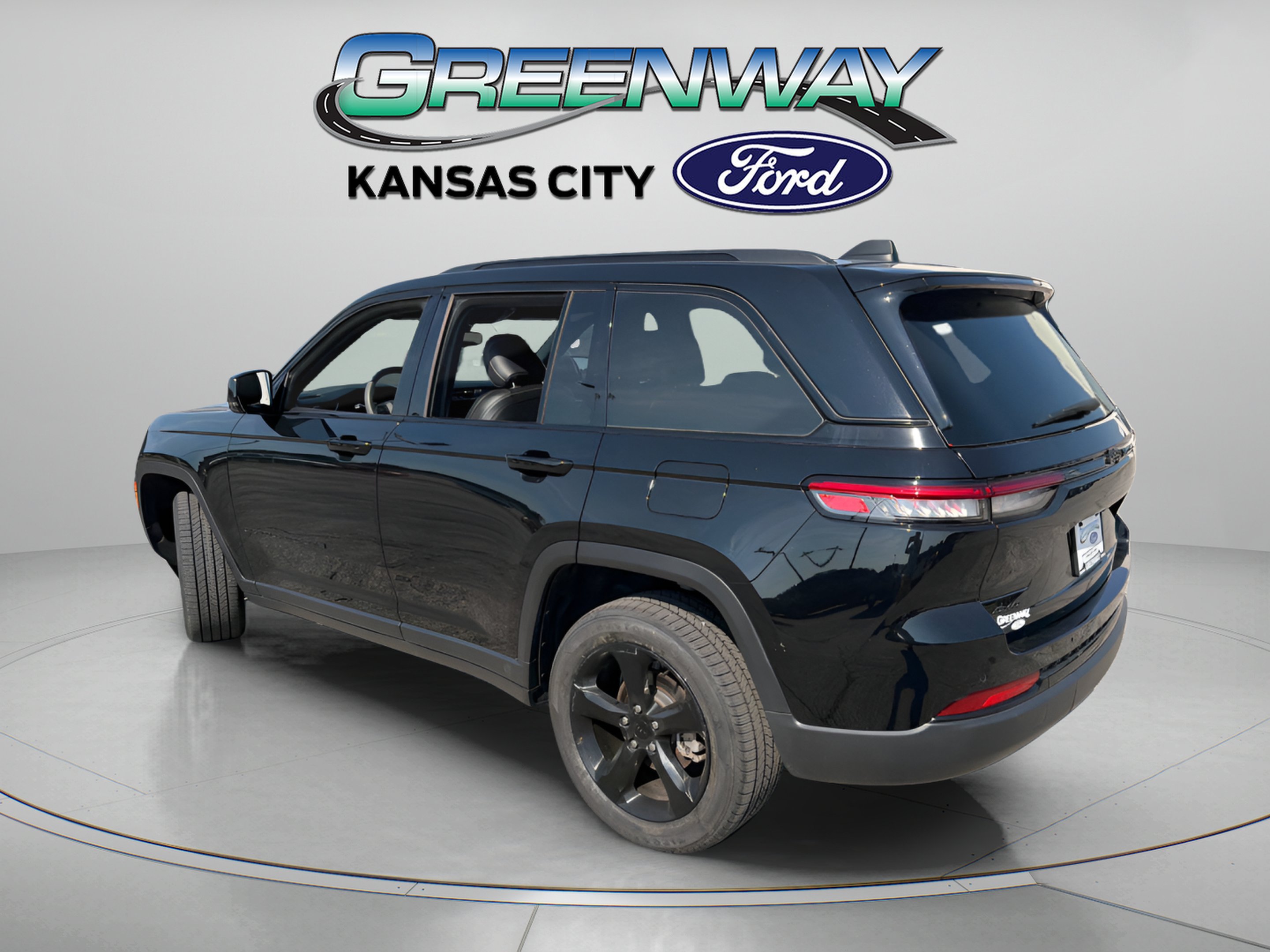 Used 2023 Diamond Black Jeep Altitude image 6