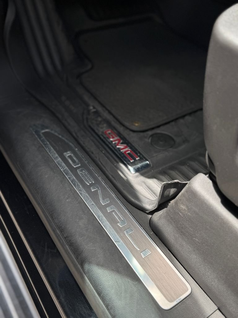 Used 2022 Ebony Twilight Metallic GMC Denali image 16