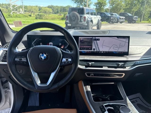 Used 2025 Alpine White BMW sDrive40i image 10