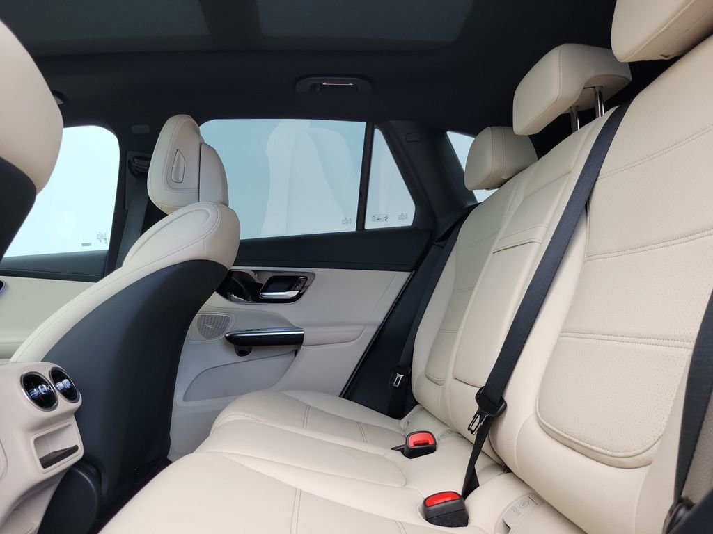 New 2027 MANUFAKTUR exclusive graphite grey magno Mercedes-Benz GLC 300 image 10